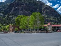 Colorado's Suburban Village: A Mountainous Landscape