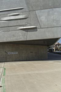 Concrete Building in Dallas: A Daylight View