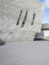 Modern Architecture in Spain: Concrete House with White Facade