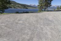 Crested Butte Road: Lake View and Nature