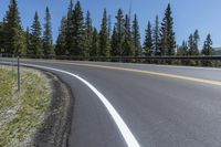 the two lanes of a curved roadway mean to reach each other on both sides of each side and are marked with white markings