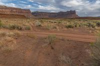 Dawn in the Utah Desert: A Breathtaking Landscape