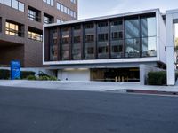 A Day in Los Angeles: Roads and Modern Architecture