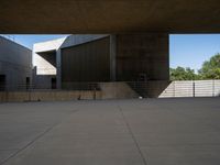 Daytime Clarity: Los Angeles Architectural Landscape