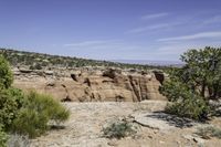 Desert Canyonlands: Stunning Mountain Views