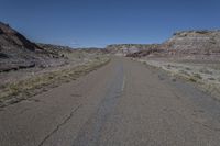 Desert Valley View in Utah: A Clear Sky Stretches to the Horizon