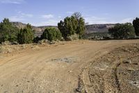 Dirt Road in Utah's Nature: A Beautiful Day for Exploration