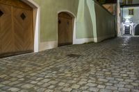 Elegant Home with Wooden Flooring on Cobblestone Street 002