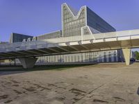 Elevated Business District in Zaragoza: Connecting Buildings with Bridge