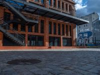 European Blend Architecture: Cobblestone Courtyards in Berlin