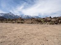 Exploring Alabama Hills: Majestic Mountains and Open Spaces
