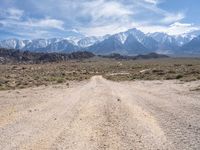 Exploring the Dirt Roads of Alabama Hills, California