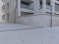 Frankfurt's Modern Office Building: A Showcase of Architectural Innovation