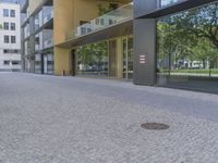 Germany: Urban Storefront in Public Space 004