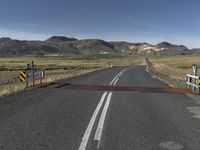 Iceland Mountain Road: Dirt Landscape