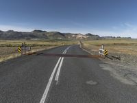 Iceland Mountain Road: Dirt Landscape