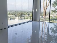 Los Angeles Modern Villa: Nature Views and Architectural Elegance