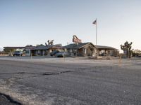 Experience Los Angeles: Motels Amid Desert Landscapes