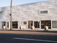 Los Angeles Road: A Stretch of Asphalt in California