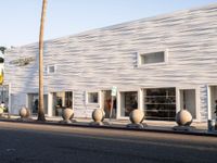 Los Angeles Road: A Stretch of Asphalt in California