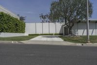 Suburban Road in Los Angeles: Embracing Modern Architecture