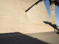 Los Angeles Underpass: Modern Architecture in California