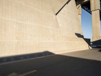 Los Angeles Underpass: Modern Architecture in California