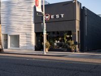 Los Angeles Urban Streets: A View of Modern Architecture