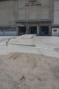 Los Angeles Warehouse: A Glimpse into the Industrial City