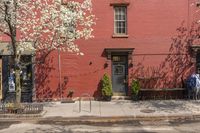 Manhattan City Life: Embracing Classic Architecture and Brickwork