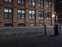 Manhattan City: Street Lights and Iconic Buildings