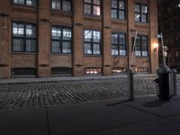 Manhattan City: Street Lights and Iconic Buildings