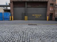 Manhattan's Street Art District: Exploring Classic Architecture and Public Spaces