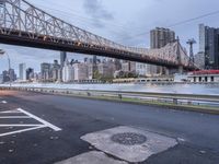 Manhattan: Urban Architecture on a Bridge