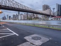 Manhattan: Urban Architecture on a Bridge