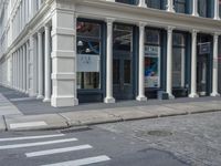 Manhattan: Urban Architecture on City Street