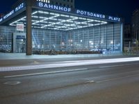 Metropolitan Architecture in Europe: Corporate Headquarters and Modern Design
