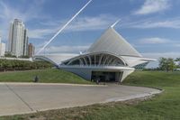 Milwaukee, Wisconsin: Corporate Headquarters and Museums