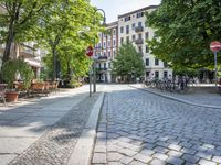 A Day in a Mixed-Use Neighborhood in Berlin: Exploring the Town