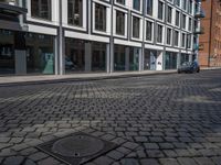 Modern Architecture in Berlin: The Office Building and its Shadow