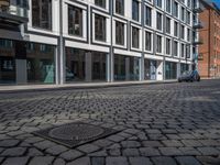 Modern Architecture in Berlin: The Office Building and its Shadow