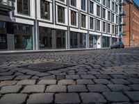 Modern Architecture in Berlin: The Office Building and its Shadow