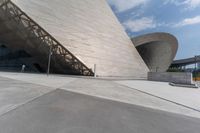 Modern Architecture in the City: Concrete Structure 006