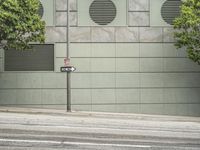 this is an image of a street corner in san francisco, california with the sky behind