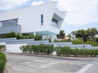 Modern Architecture in Spain: Walking through the City
