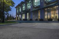 Modern Building: A Mixed-Use Home in the Heart of Toronto