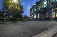 Modern Building: A Mixed-Use Home in the Heart of Toronto