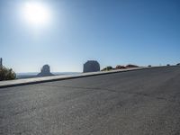 Monument Valley Arizona USA: Sunny Road