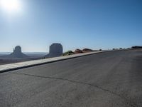 Monument Valley Arizona USA: Sunny Road