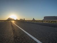 Monument Valley: Sunrise Road in Arizona & Utah